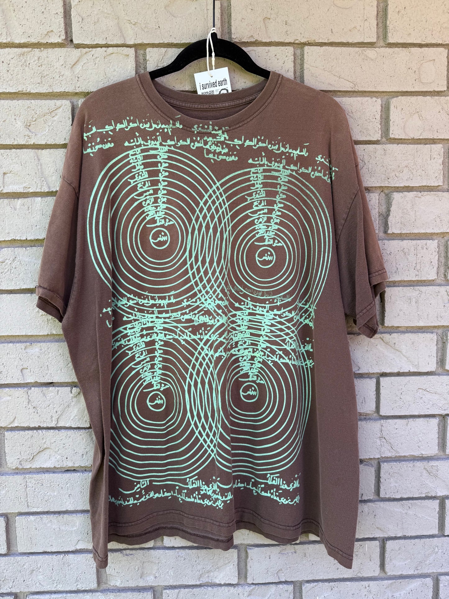 circles tee