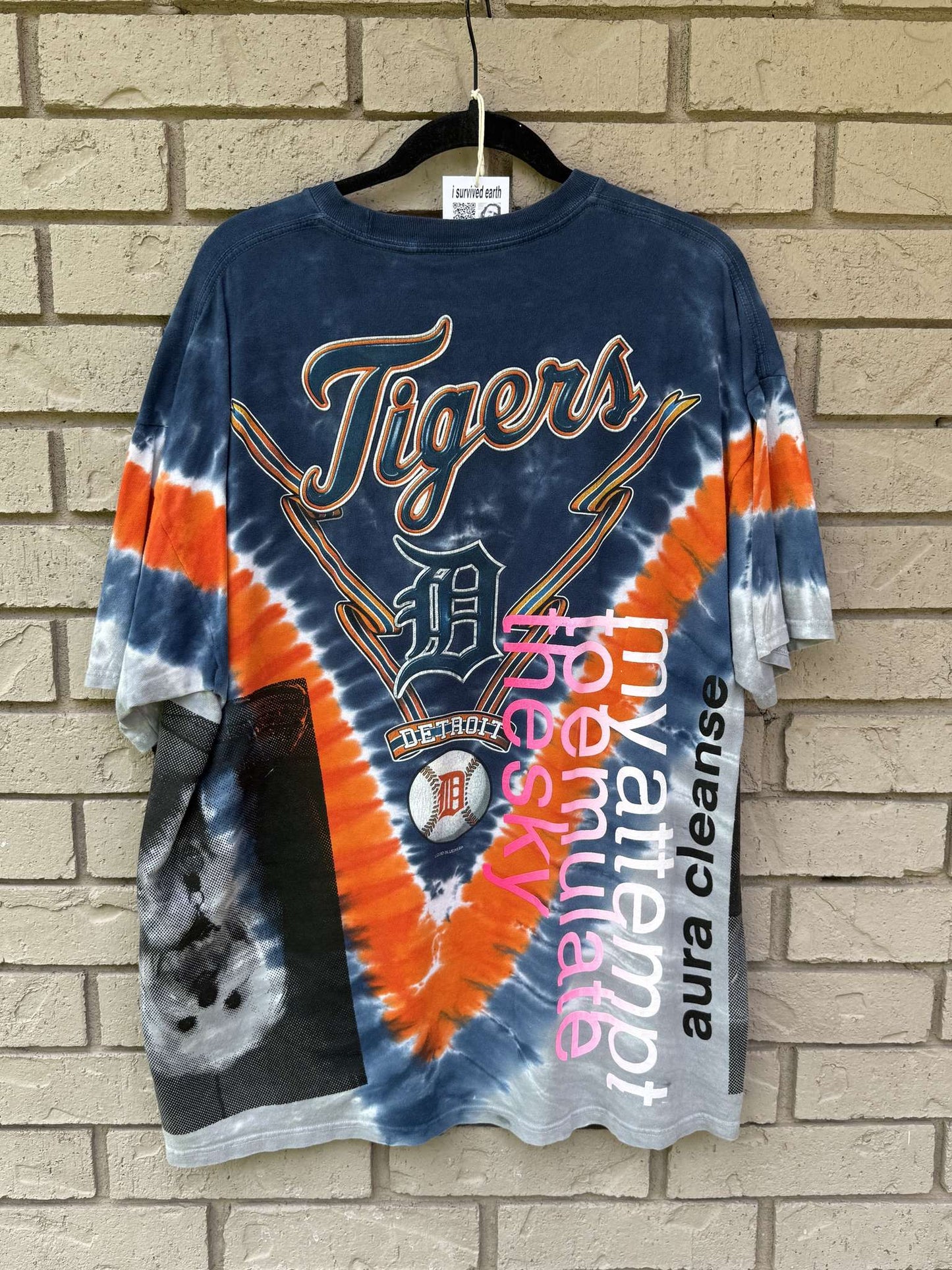 detroit sky tee