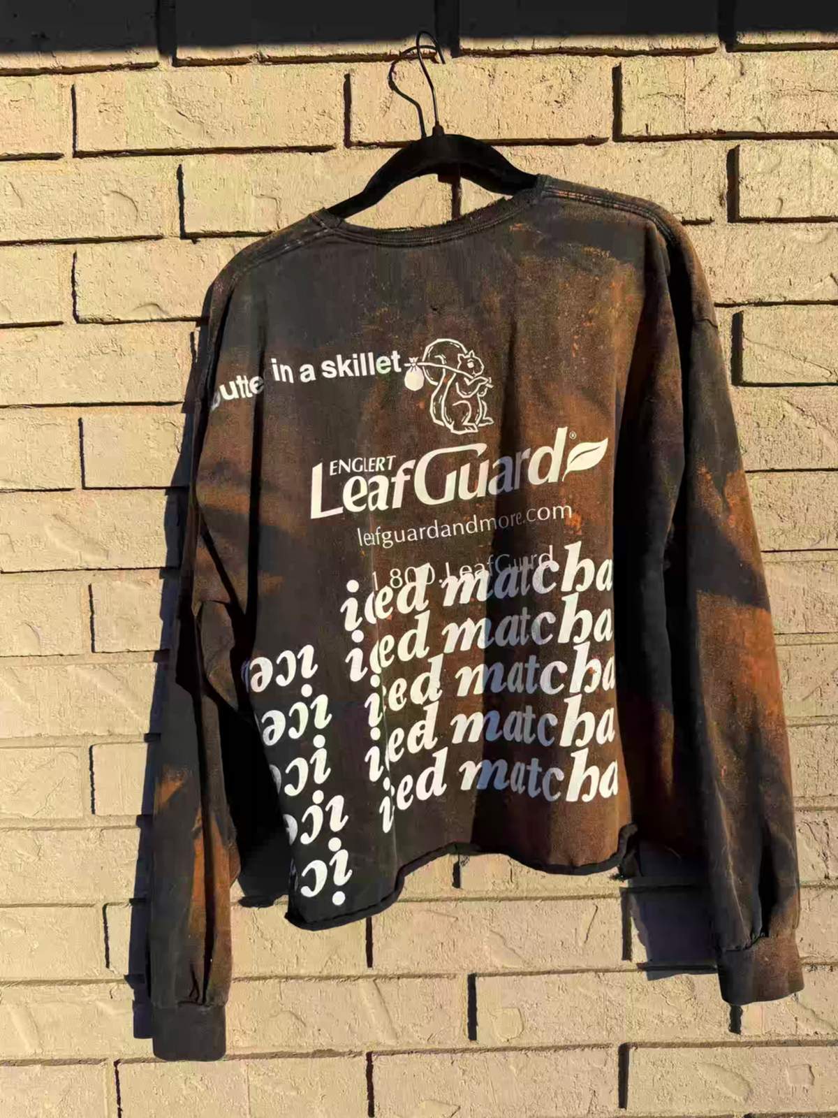 leaf guard arabic tee